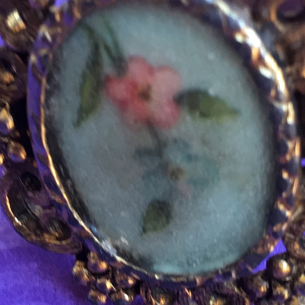 Vintage adjustable picture frame painted ring